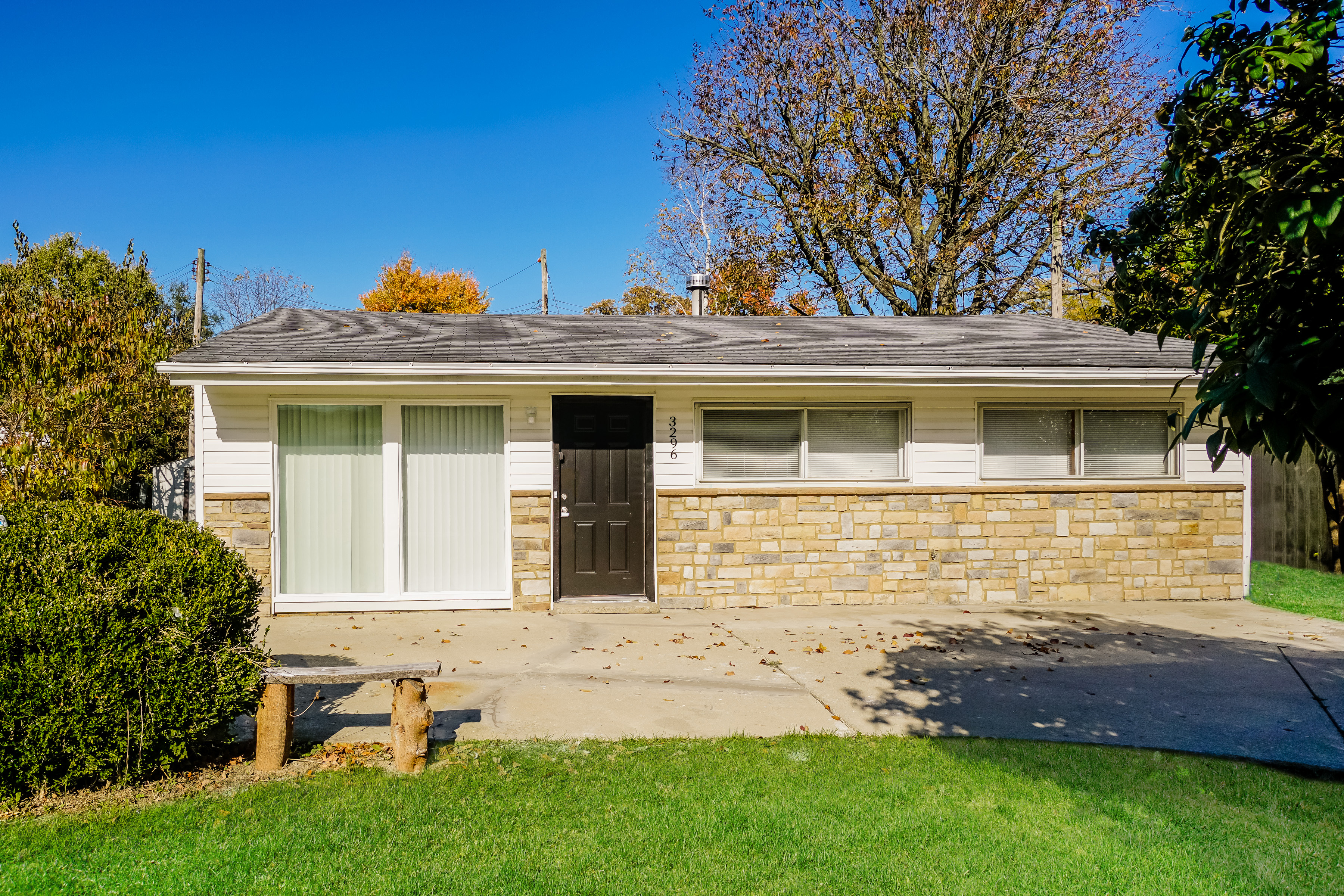 3296 MARK CT COLUMBUS, OH 43204